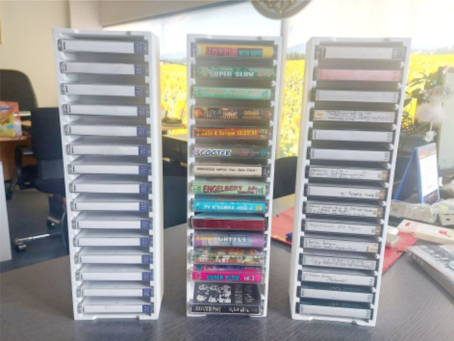 Suport casete audio.