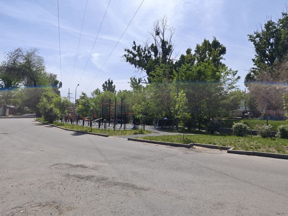 Продается дом возле парка