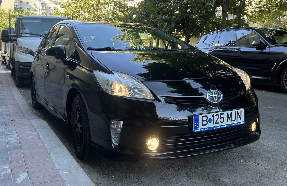 Inchiriez Masina UBER/BOLT Toyota Prius Hybrid Automata Gama Confort
