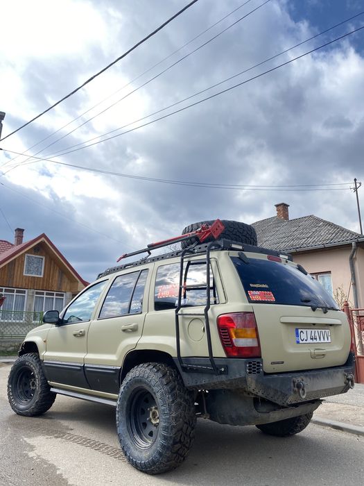 Jeep Grand Cherokee Overlanding quadra drive