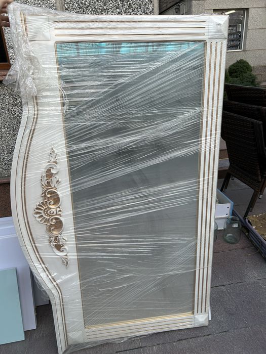 новое зеркало в отличном состоянии