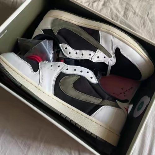 Jordan 1 Travis Scott low olive