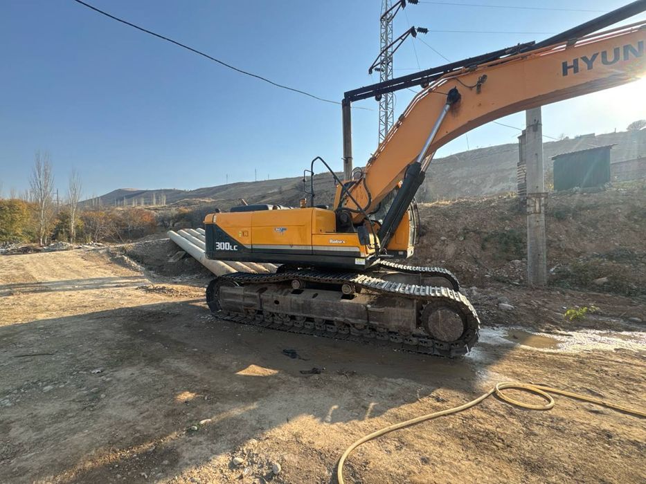 СРОЧНО! Сотилади экскаватор йили 2014 ХУНДАЙ 300 лик (Гусеничный)