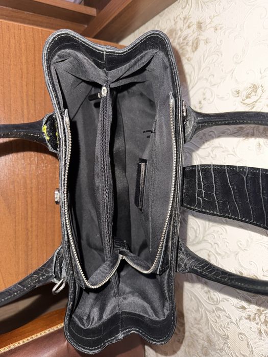 Сумка кожаная черная