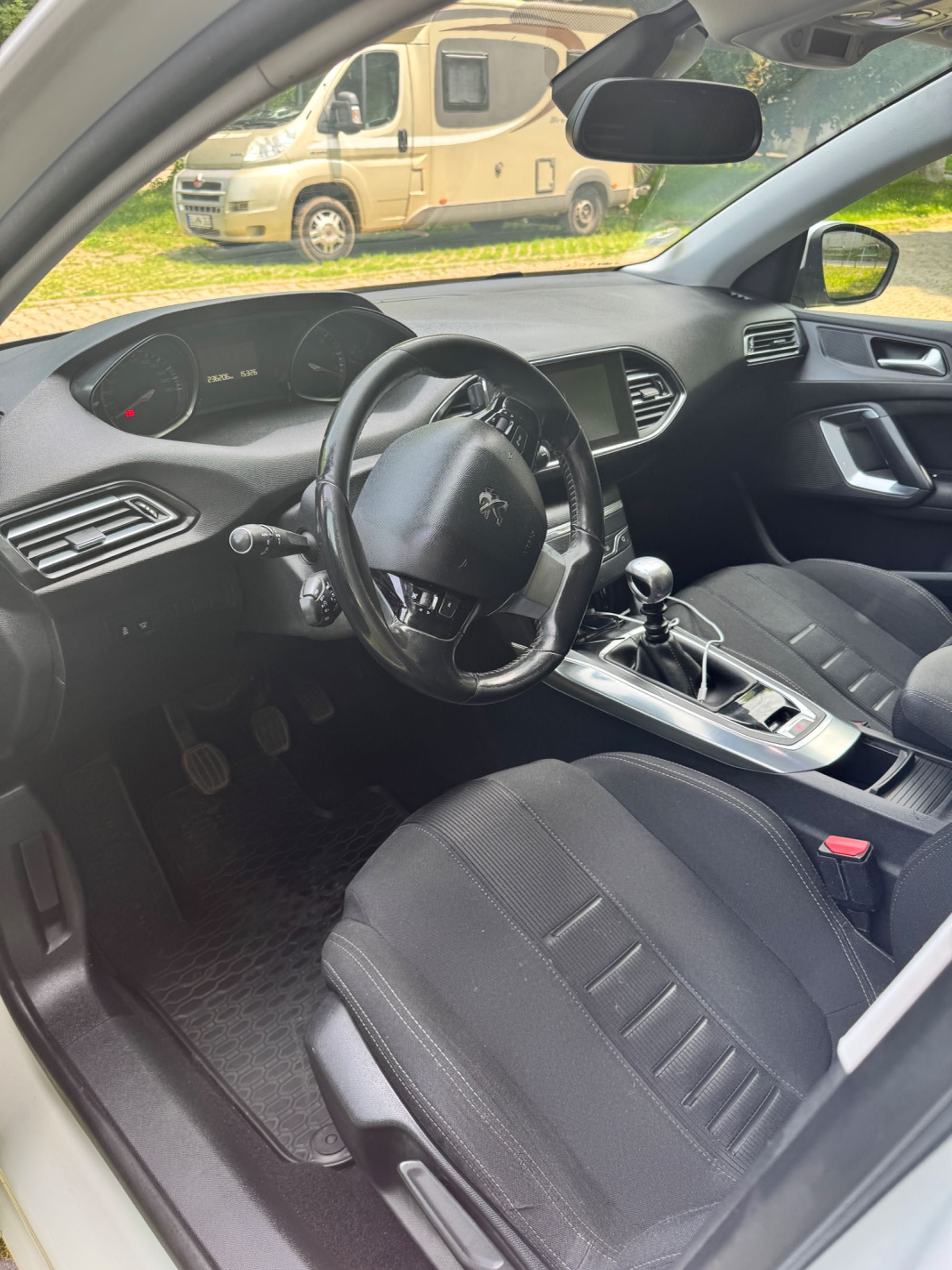 Peugeot 308 1.6 HDi 120 CP,Euro 5, 2014 – Full LED, Navi