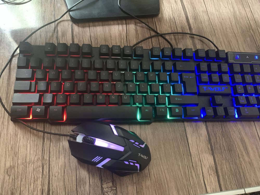Kamplekt sotiladi