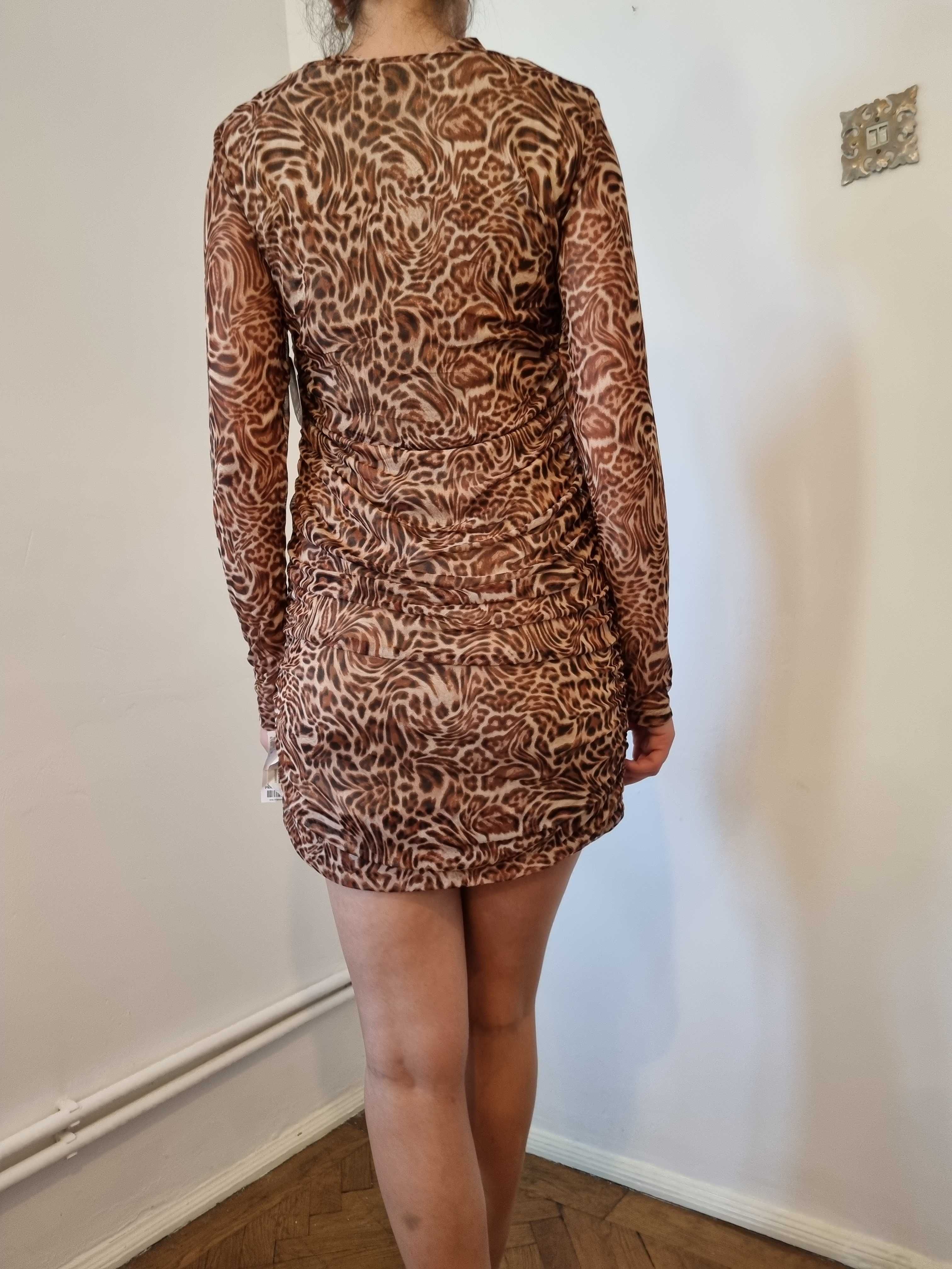 Rochie putin elastica, animal print.