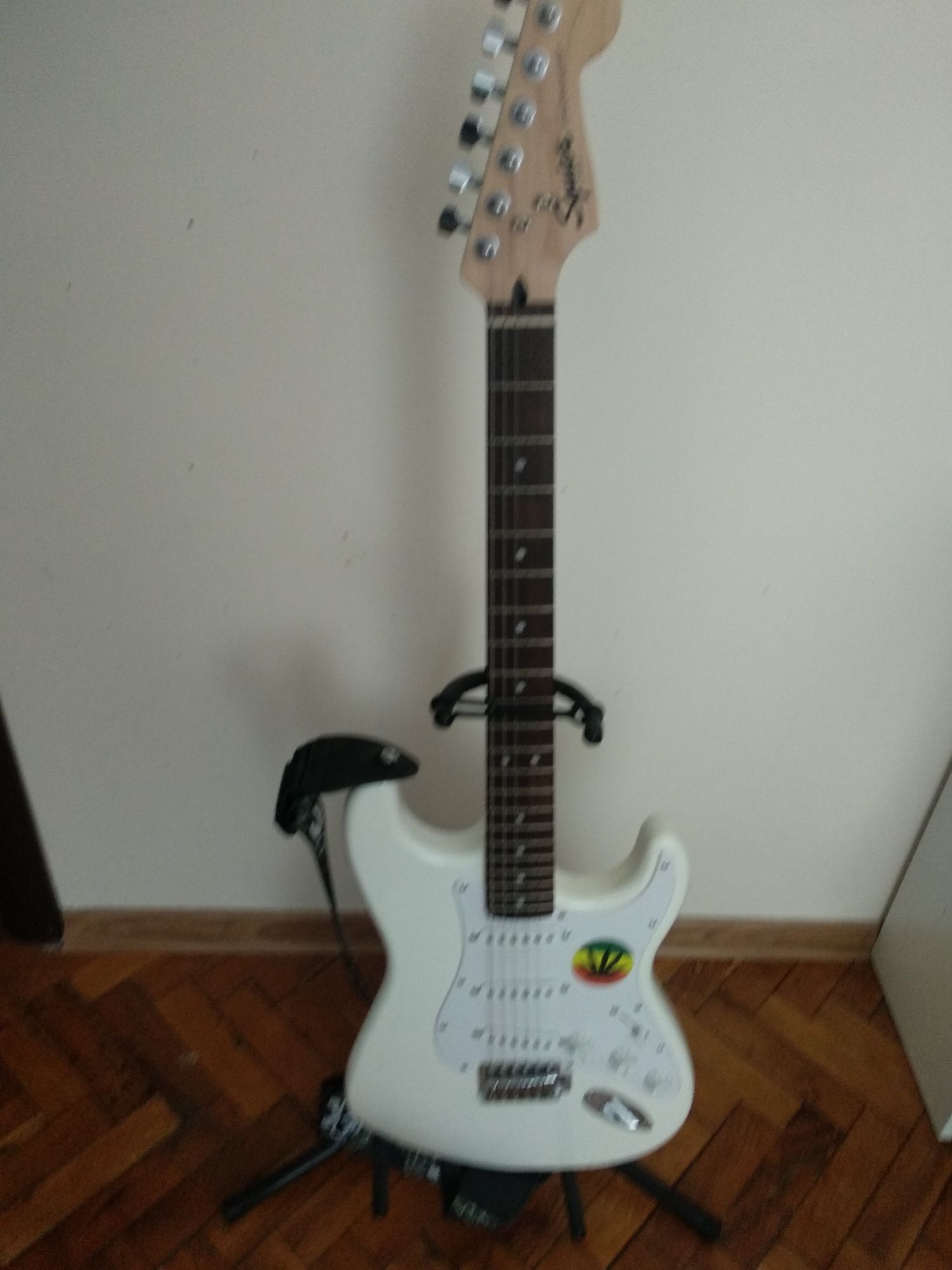 Китара Fender Squier Sonic Stratocaster HT MN Arctic White