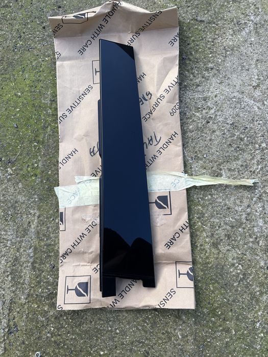 VW Polo 2018 лява и дясна лайсна на вратата НОВИ ОЕ