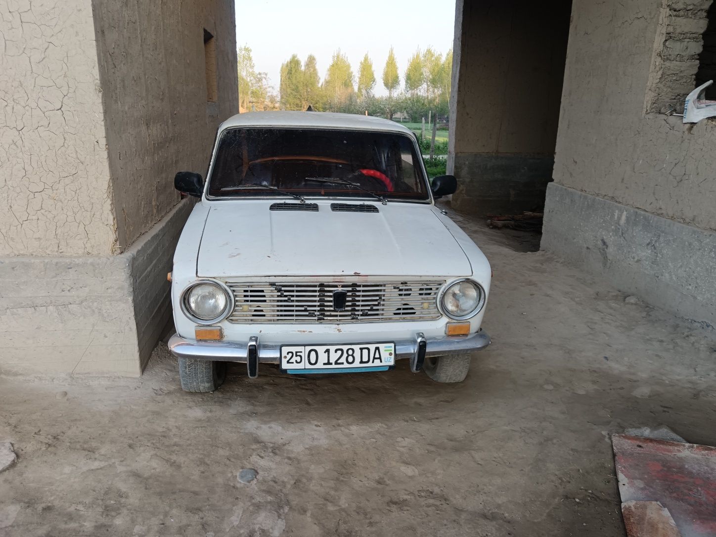 Vaz 21 01sirochni sotiladi