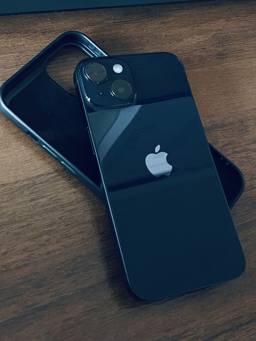 iPhone 14 темносиний черный цвет