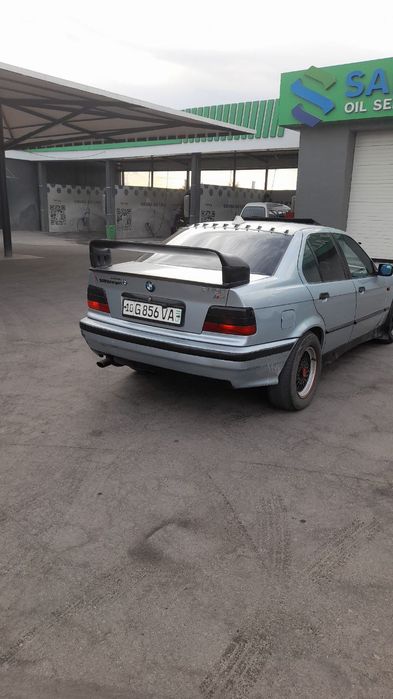 Bmw e36 m318 avtomobili
