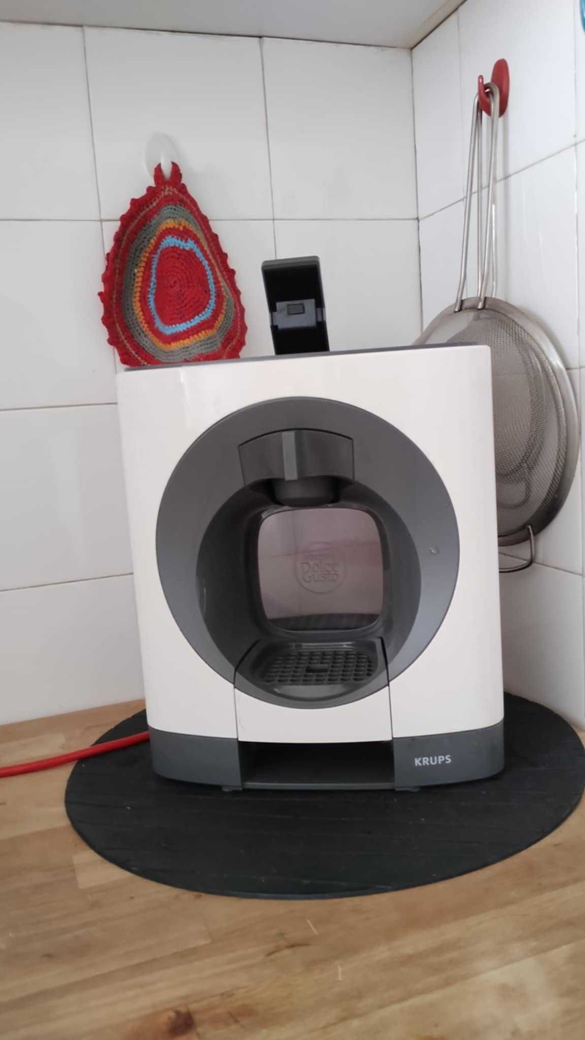 Кафе машина за капсули Dolce Gusto