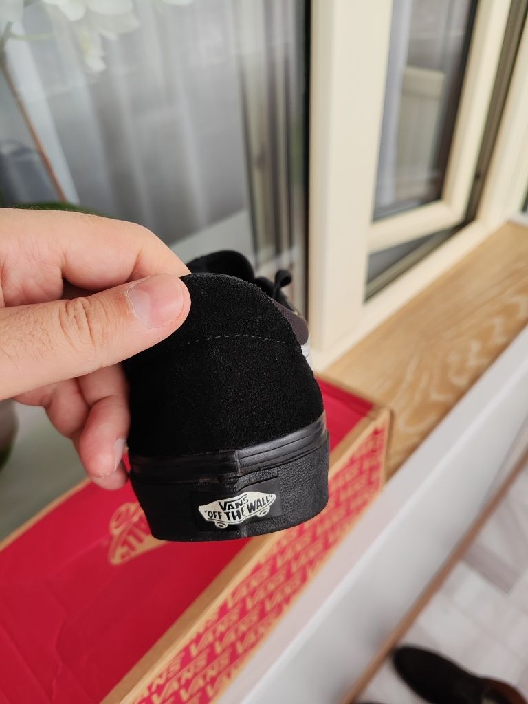 Продам оригинальные кеды vans