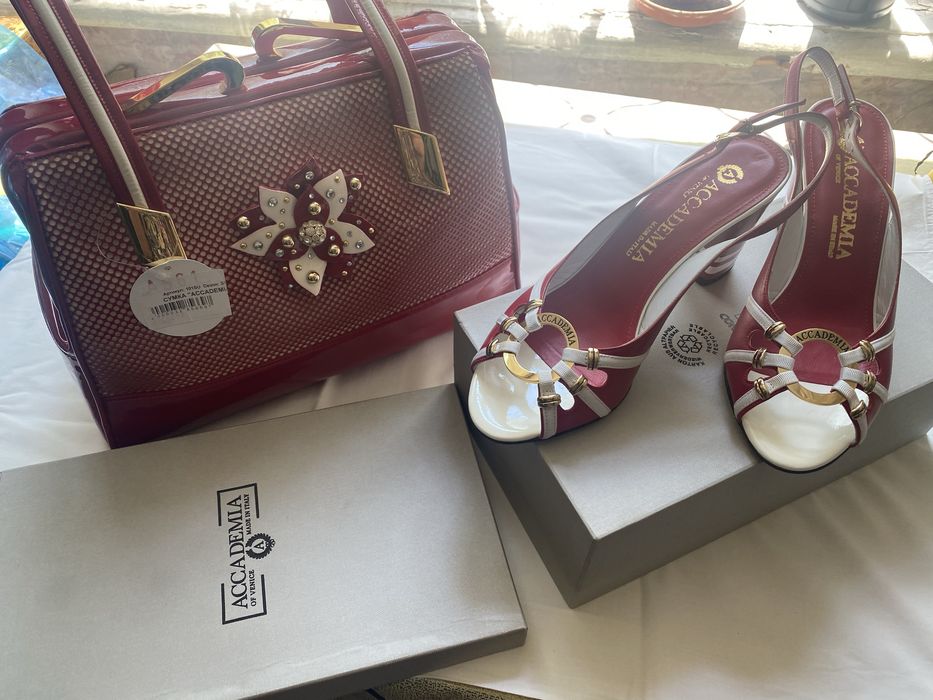 Продам босоножки, новые. Размер 37 Производство Италия