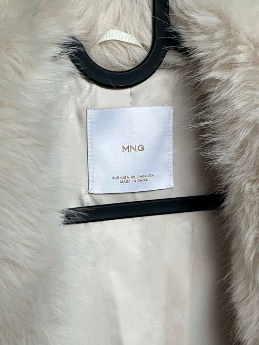 Палто MANGO с изкуствена кожа с косъм