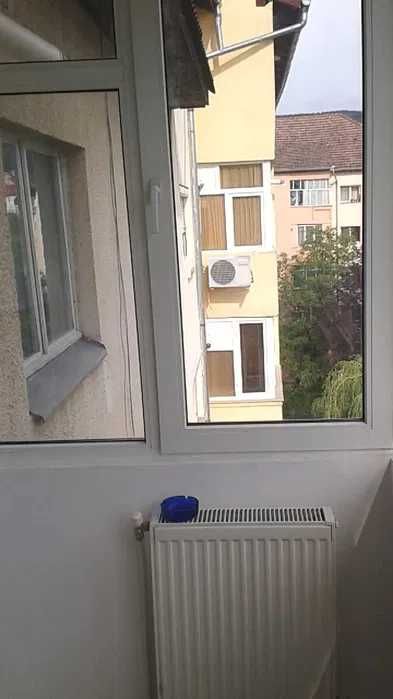 Apartament 3 camere bradet
