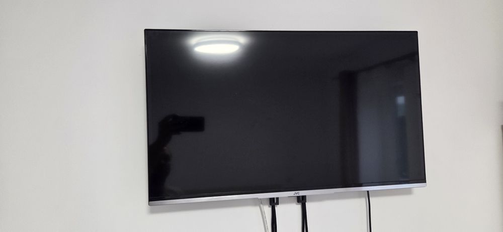 Televizor Smart LED JVC 80cm Full HD stare impecabila
