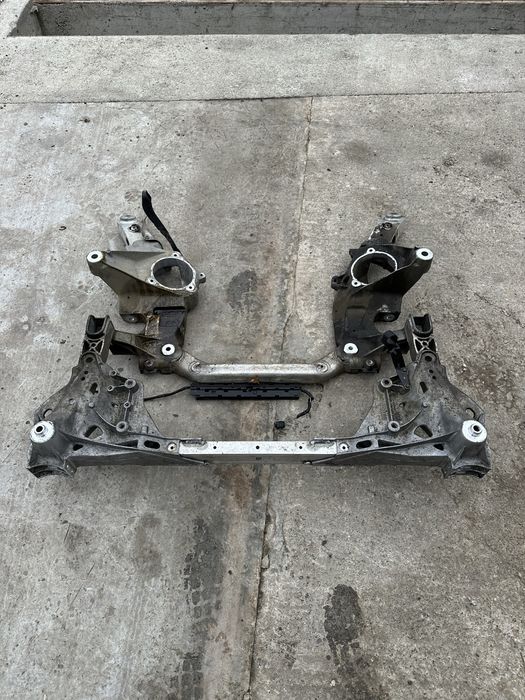 Jug / Cadru motor BMW Seria 5 6 7, G11 G12 G30 G31 G32, XDrive, 4X4