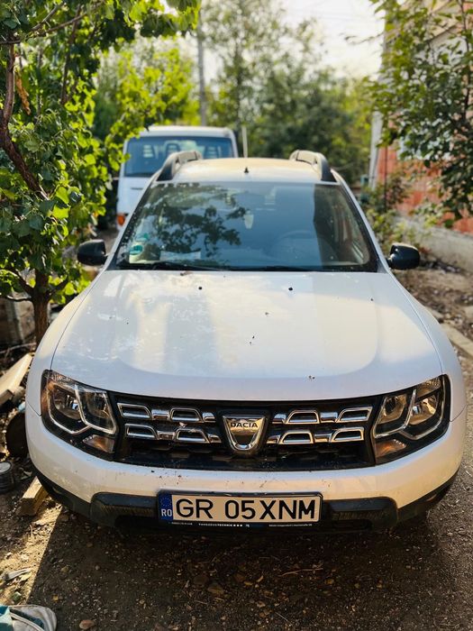 Vând Dacia Duster