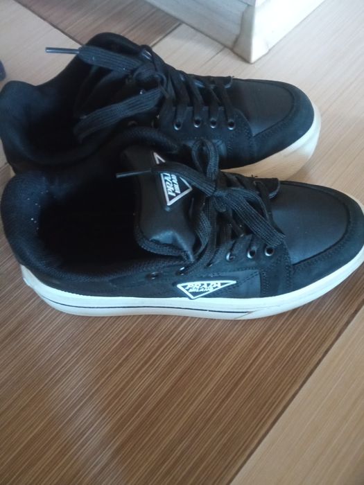 Зимни ботушки 38 и маратонки