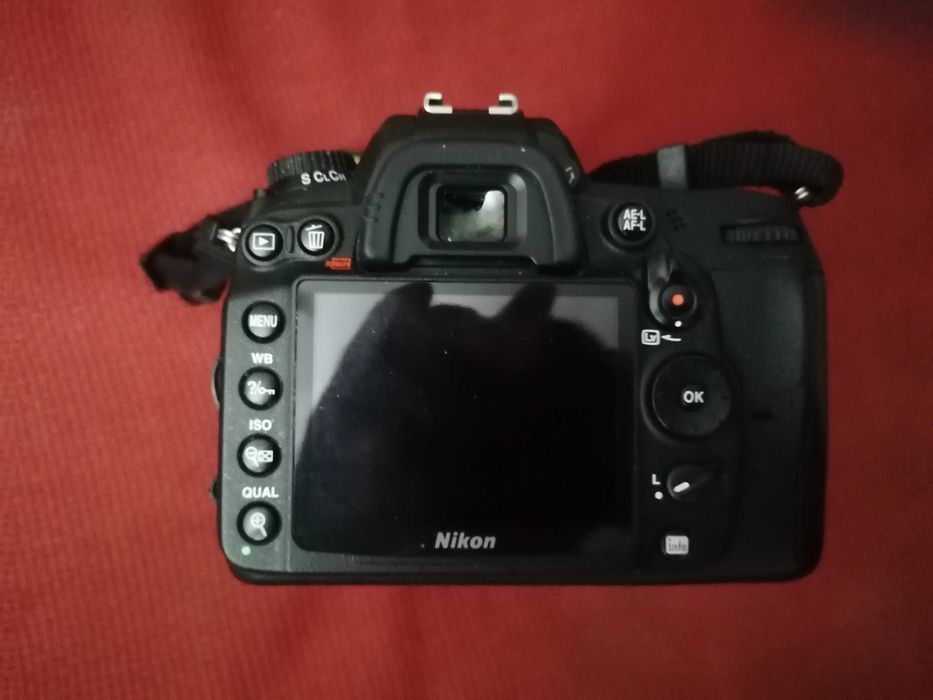 Nikon D7000 + obiectiv 18-105-Filmare FULL HD -Stare foarte buna+blitz