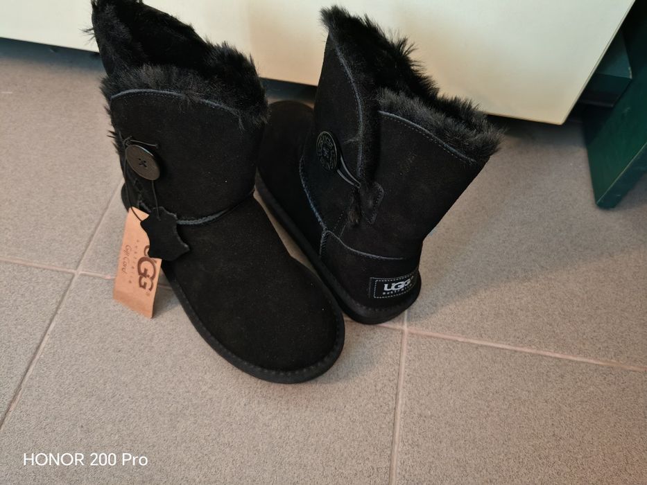 Ghete stil UGG, noi cu eticheta, din piele, negre, marimea 37