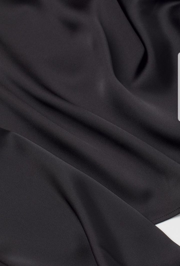 Bluza noua h&m negra, eleganta, de satin, cropped, xs