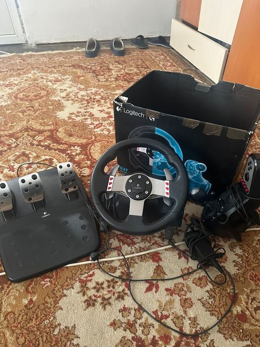 Vând/schimb Volan gaming Logitech G27