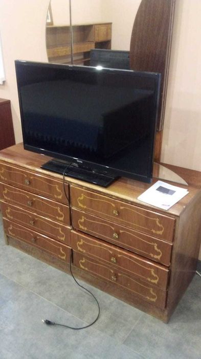 Телевизор Vestel диагональ 80 см б\у