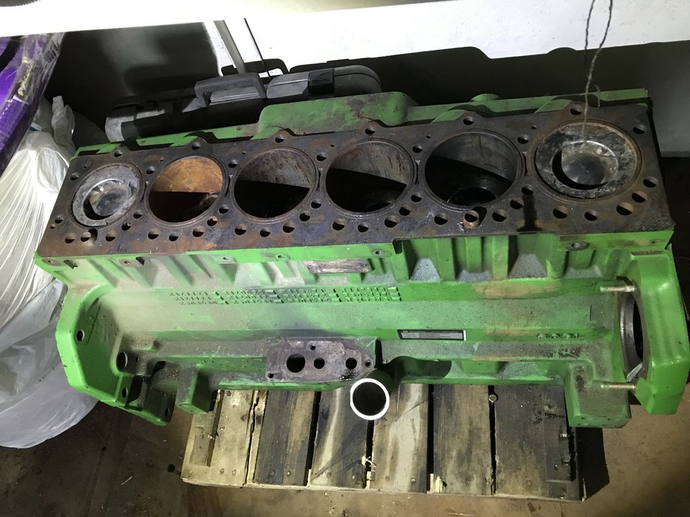 Блок двигателя John Deere 6081