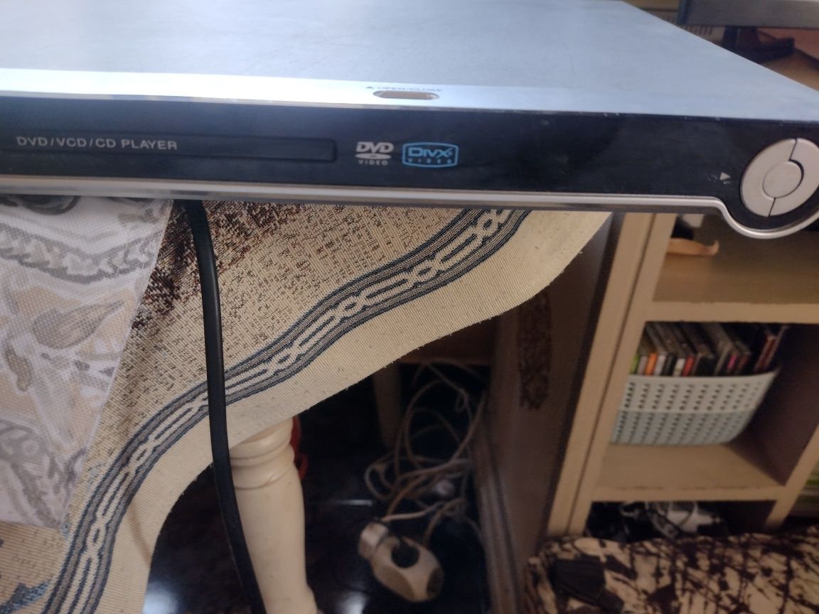 Продава се DVD player LG