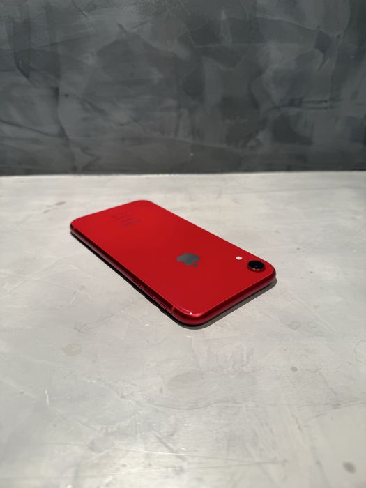 КАТО ЧИСТО НОВ Iphone Xr Red Product