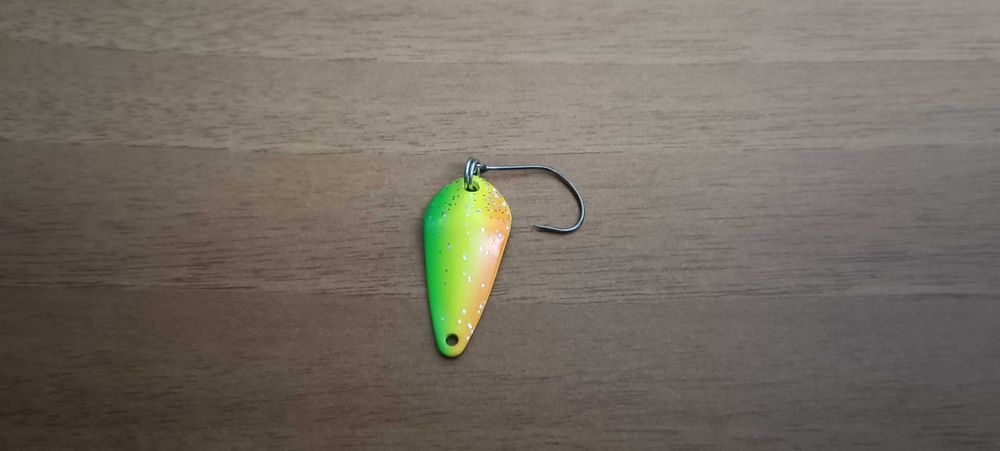 воблери и клатушки за пъстърва+органайзер/класьор/