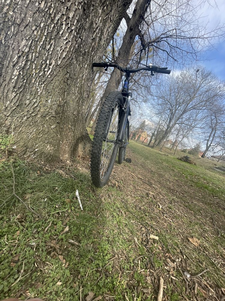 Vând bicicleta mtb hardtail