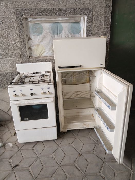 Холодильник и газ плита