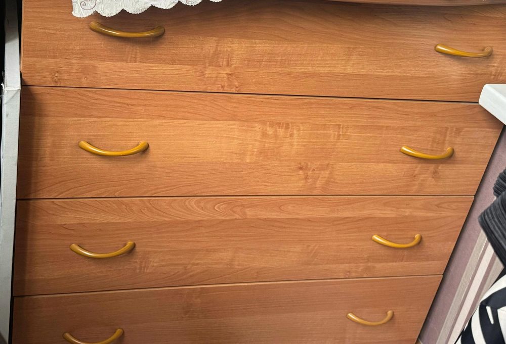 Продам. Срочно комод