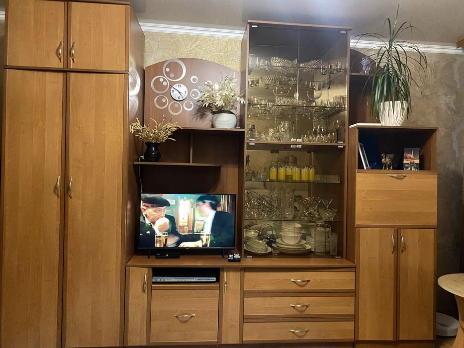 Стенка-горка в гостинную