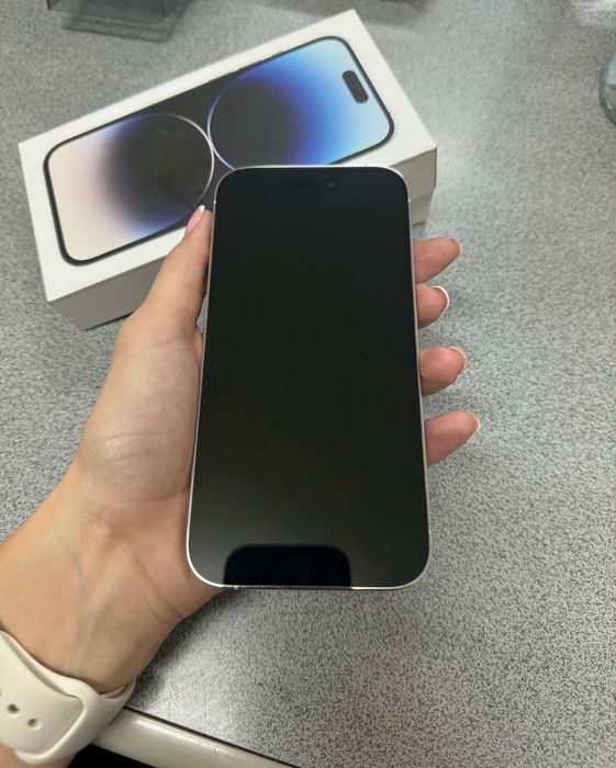 iPhone 14 Pro silver