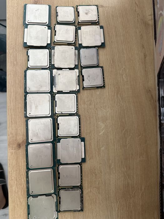 Procesoare intel xeon , de generatie 2, 3, 4 . Pentru server .