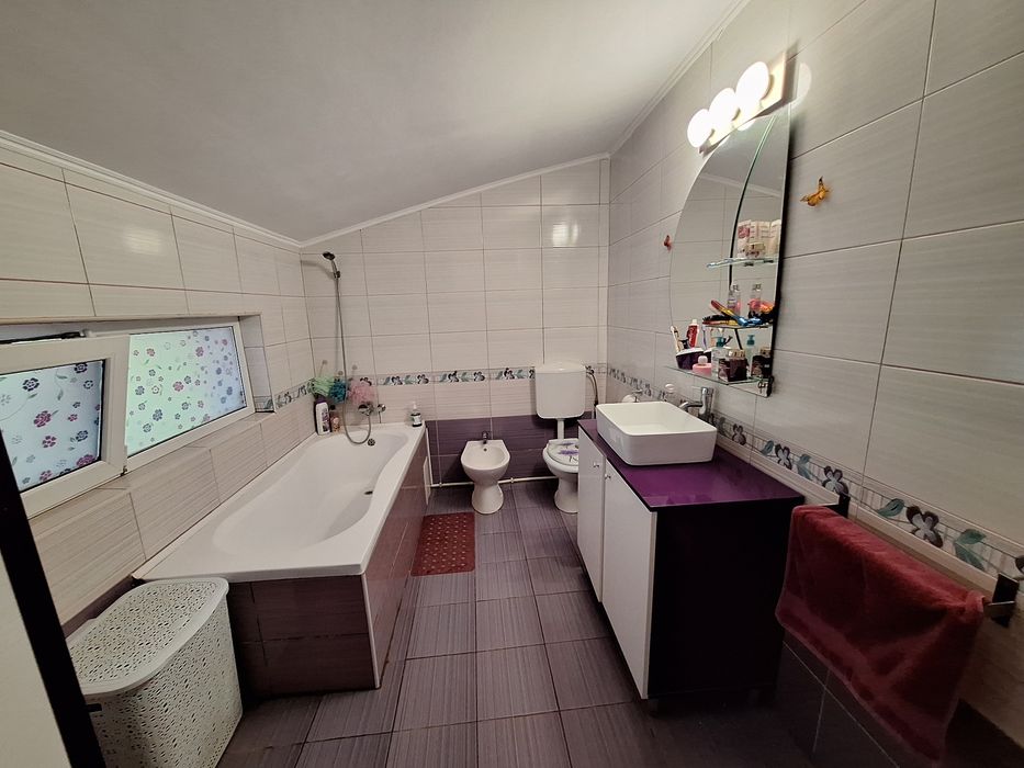 Particular vând 3 camere dec, open space complet mobilat ,lux Constanț