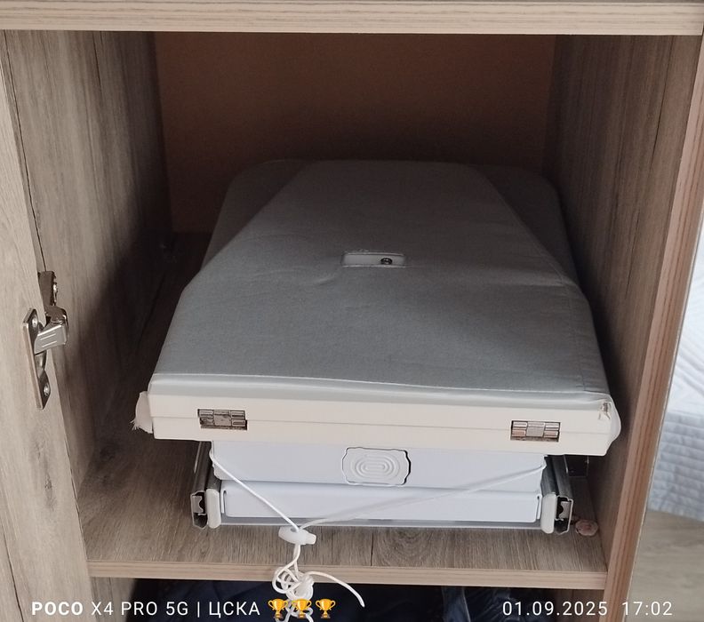 Въртяща се дъска за гладене