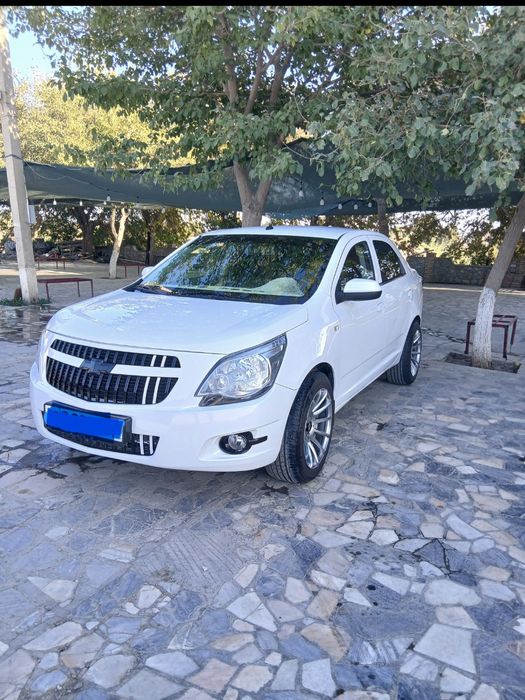 Cobalt chevrolet sotiladi
