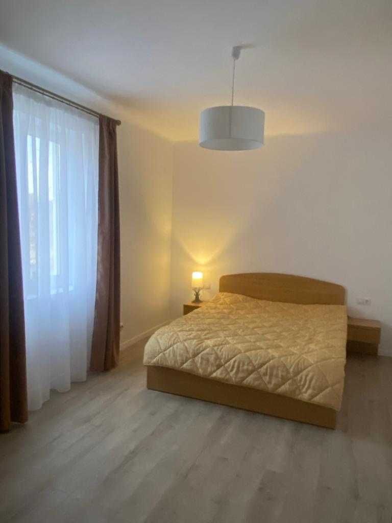 Închiriez apartament zona centrală