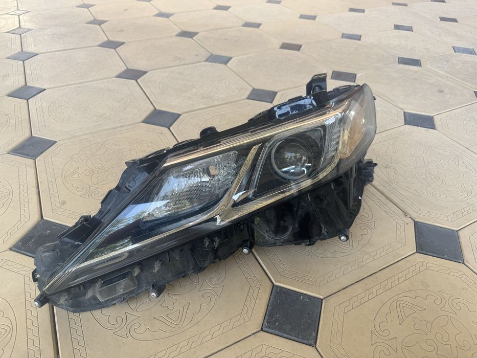 Фара на камри 70/75 американец