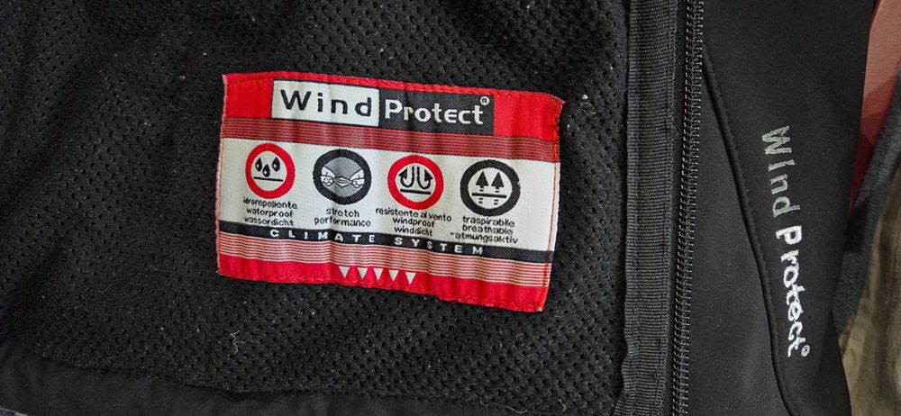 Ветро и влагоустойчиво яке с качулка CMP, черно, р-р 176