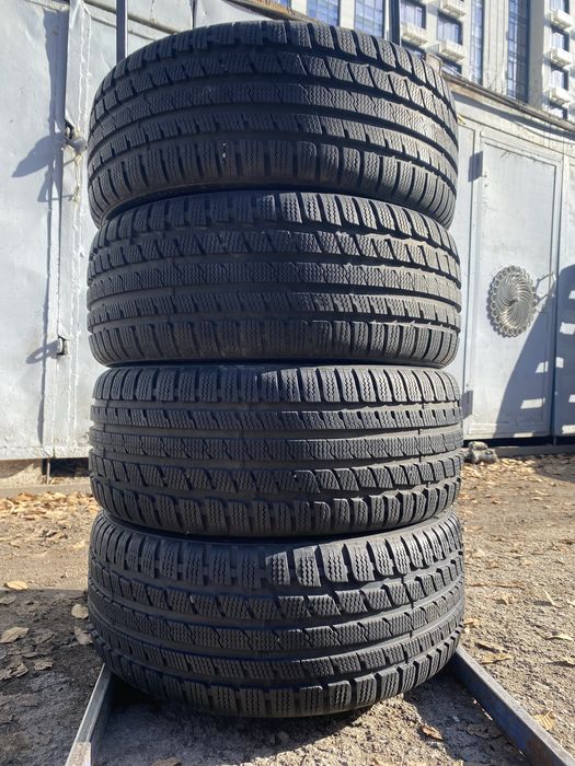 215/45/17 комплект бу кумхо