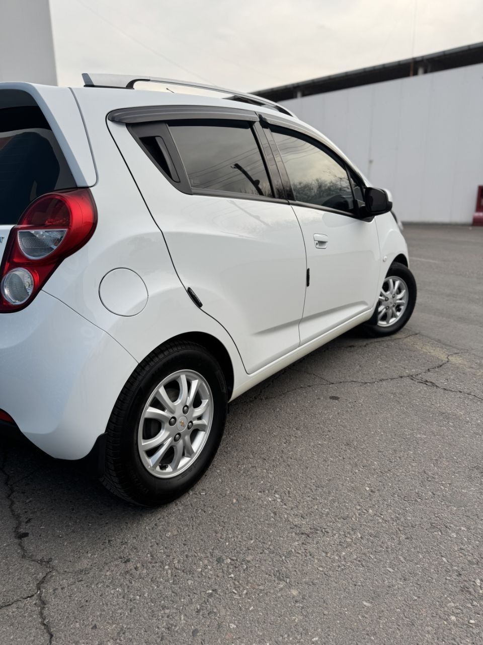 Spark 4 pozitsiya full srochna sotiladi