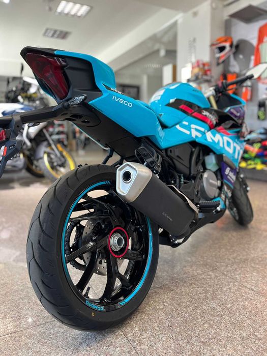 Motocicleta sport incepatori, CFMOTO 250SR S World Champion