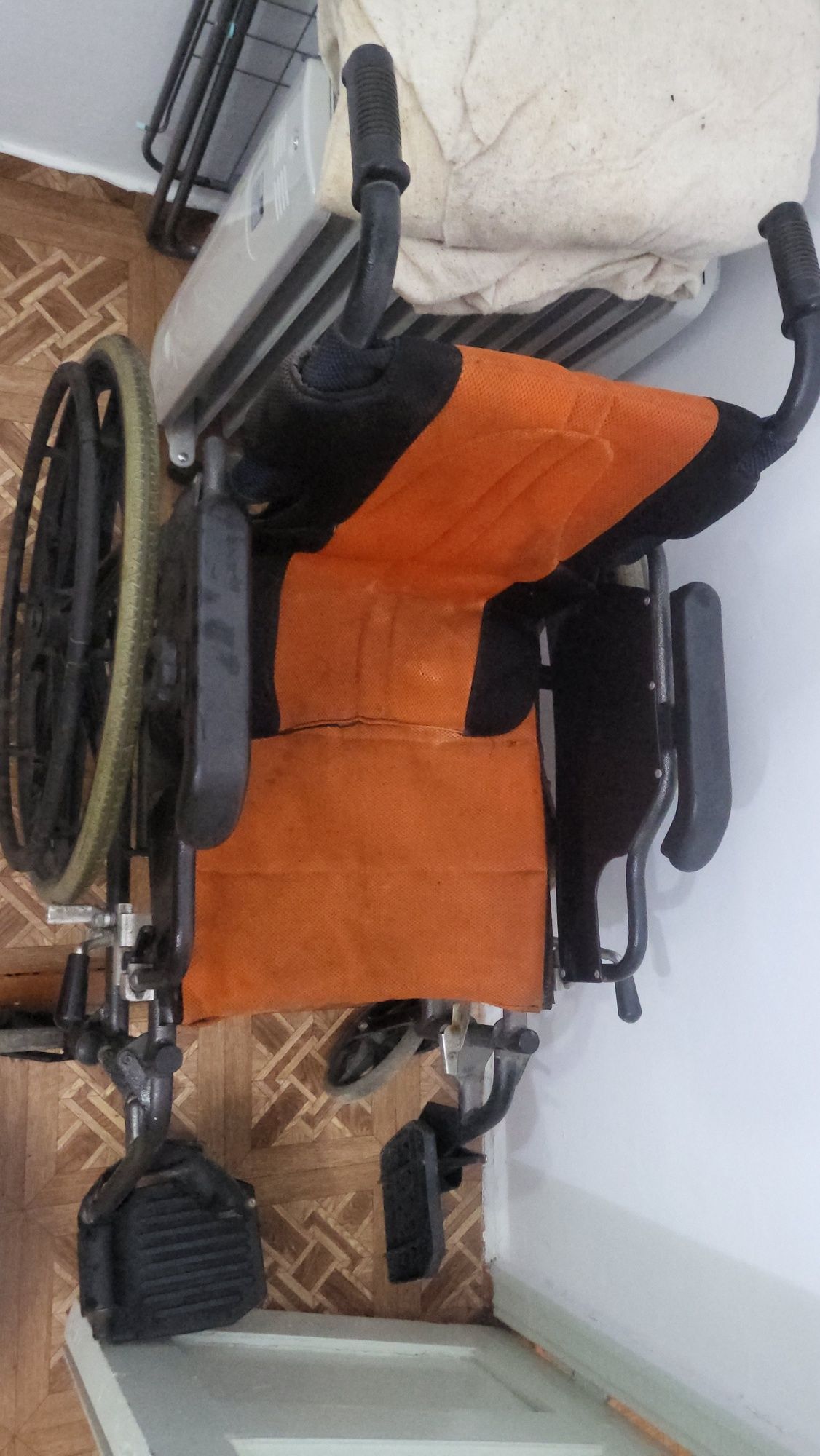 Продам инвалидную коляску